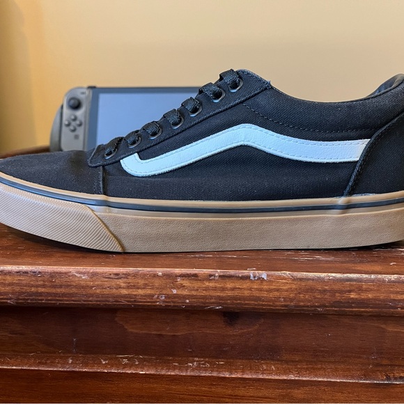 Vans Old Skool Low Tops - Black / White / Gum, Size 10 - Picture 4 of 10
